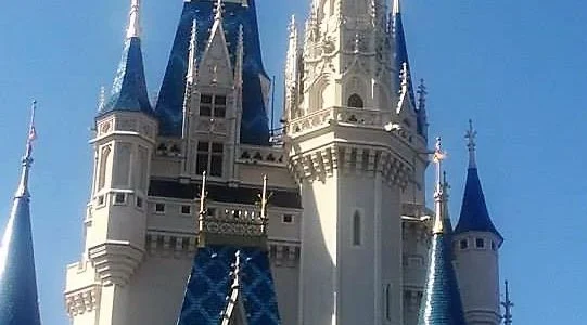 Frozen Holiday wish live stream