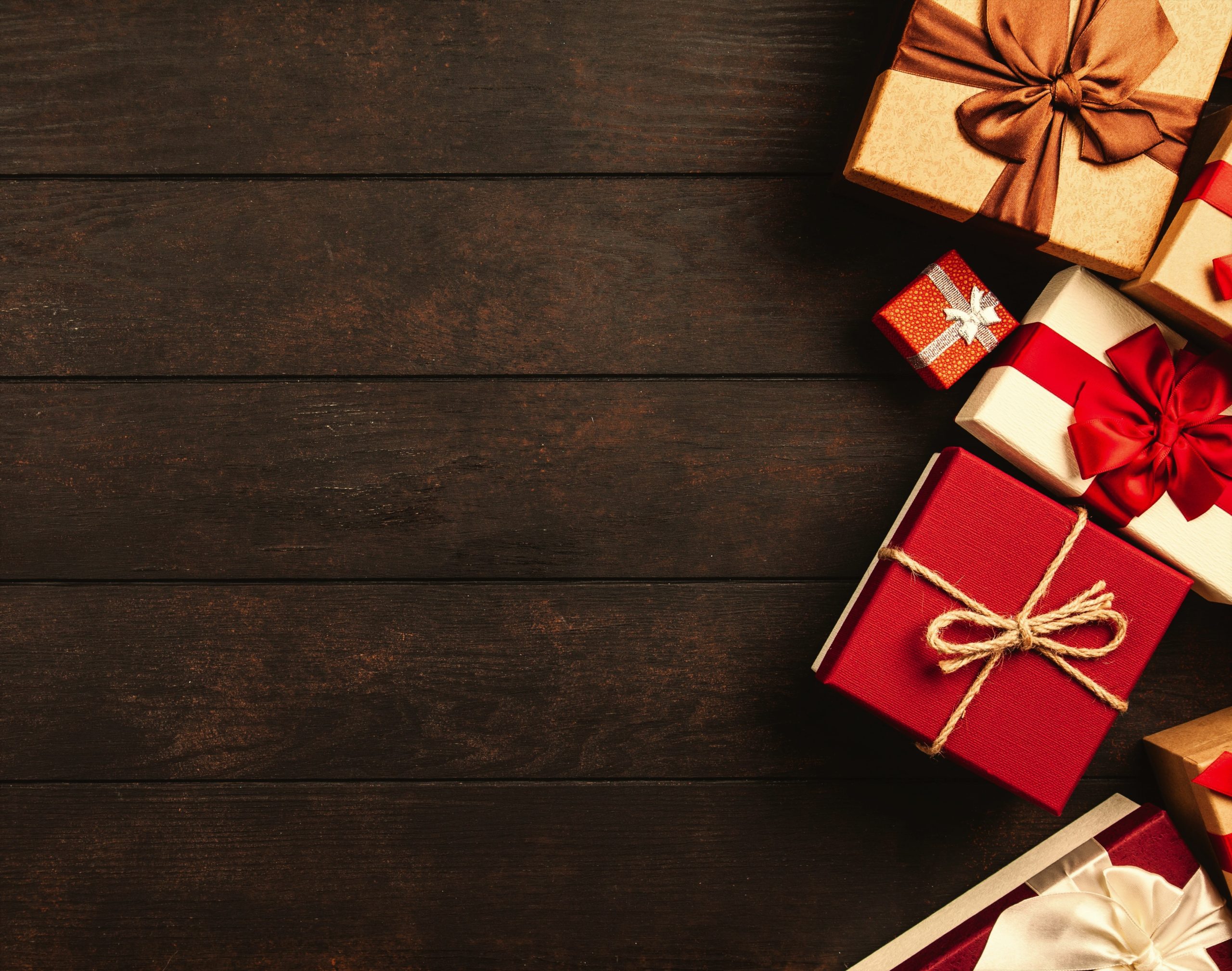 Top 5 tips on Saving Money on Gifts