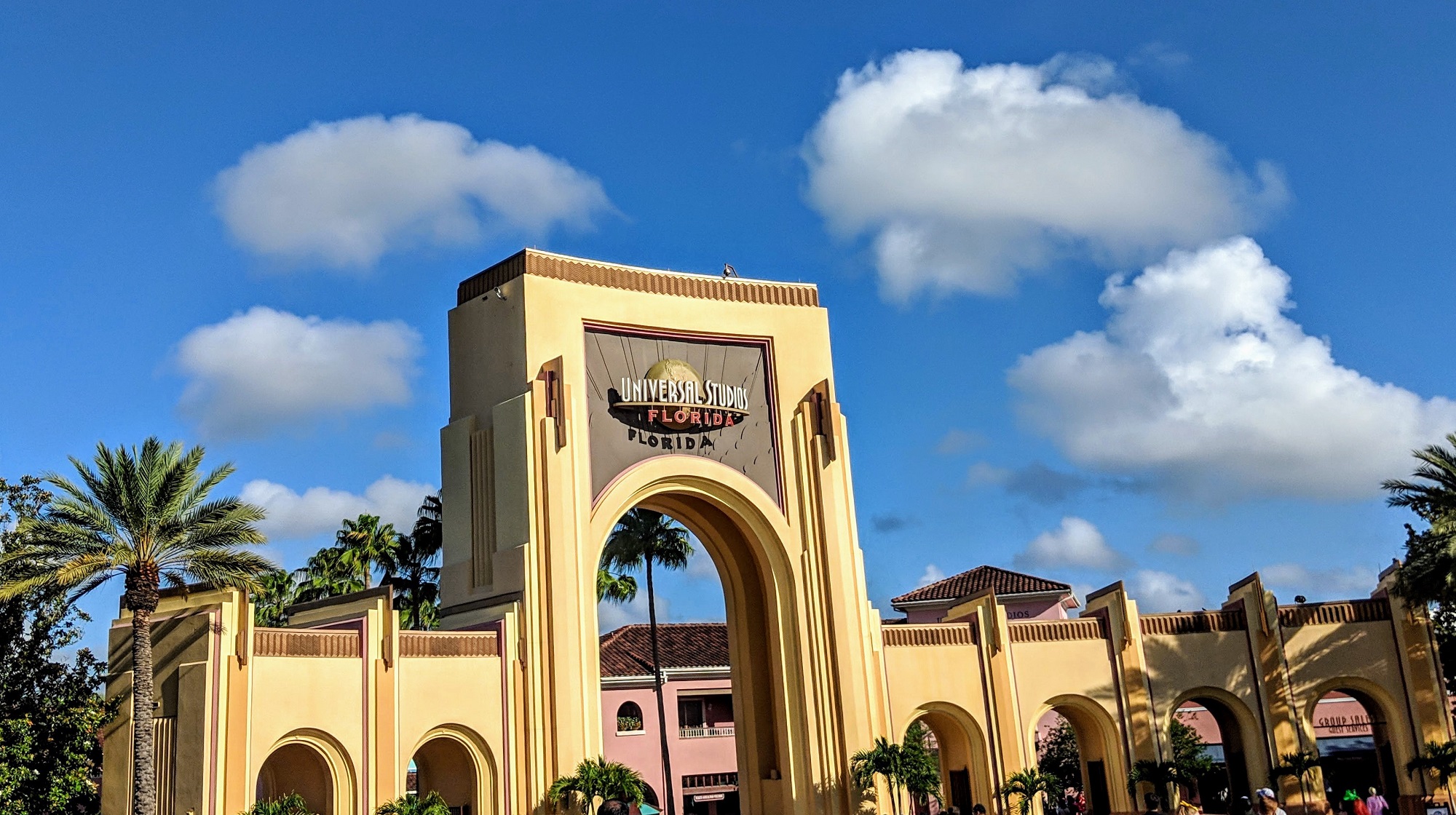 Universal Studios Temporarily Closes Rides